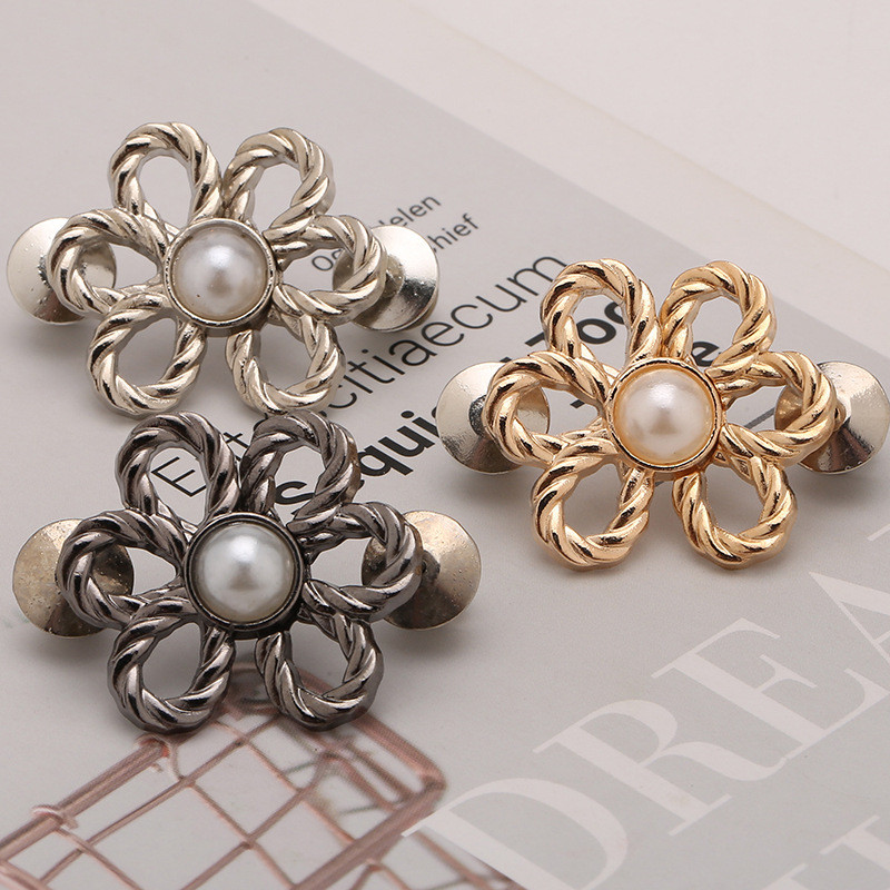 金屬鏤空花朵收腰扣 免縫扣 免釘褲子改小收腰神器 裙子收束腰圍鈕扣 合金縮腰扣 固定扣 調節扣 金屬鏤空花朵收腰扣 免縫扣 免釘褲子改小收腰神器 裙子收束腰圍鈕扣 合金縮腰扣 固定扣 調節扣